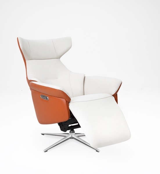 Kubrick Curve QuarterFront