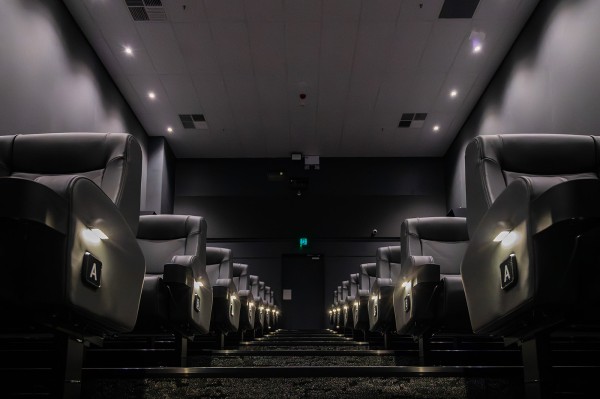 Roxy Cinema Alloyfold 46